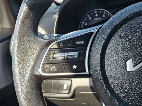 Used 2023 Kia Forte LXS image 17