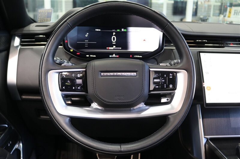 Used 2025 Land Rover Range Rover Long Wheelbase Autobiography AWD/4WD image 29