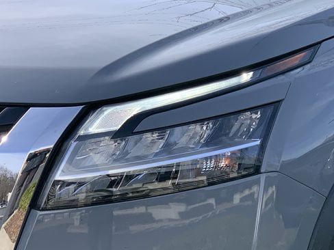 Used 2022 Nissan Pathfinder SL w/ SL Premium Package image 6