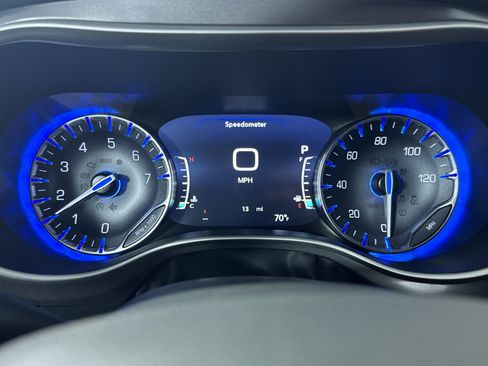 New 2026 Chrysler Pacifica Select image 13