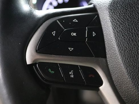 Used 2018 Jeep Grand Cherokee Altitude image 12