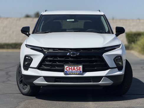 New 2025 Chevrolet Blazer LT w/ Midnight/Sport Edition FWD image 2