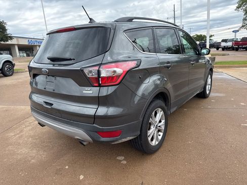Used 2018 Ford Escape SE w/ SE Sync 3 Package FWD image 7