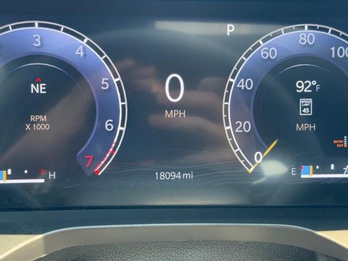 Used 2024 Jeep Grand Cherokee L Overland w/ Luxury Tech Group IV AWD/4WD image 19