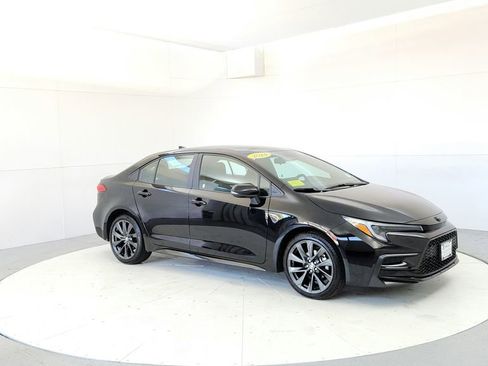 Used 2024 Toyota Corolla SE FWD image 7