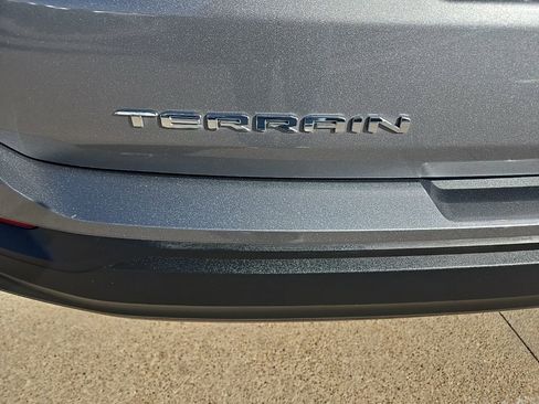 Used 2023 GMC Terrain SLE w/ Driver Convenience Package image 10