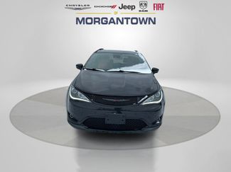 Used 2020 Chrysler Pacifica Limited w/ Quick Order Package 27H Red S video 2