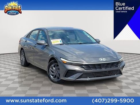 Used 2025 Hyundai Elantra Hybrid FWD image 1