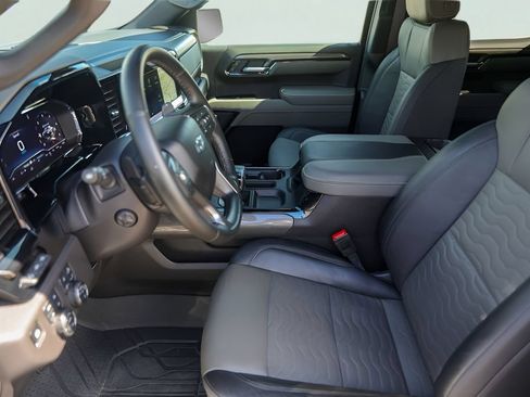Used 2025 Chevrolet Silverado 1500 ZR2 w/ Technology Package AWD/4WD image 11