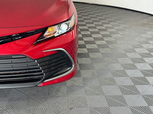 Used 2023 Toyota Camry LE w/ Convenience Package FWD image 9