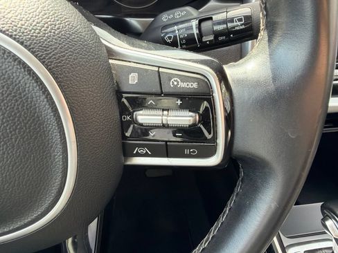 Used 2022 Kia Sorento S FWD image 25