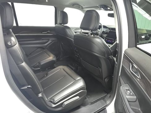 Used 2023 Jeep Grand Cherokee L Limited AWD/4WD image 20