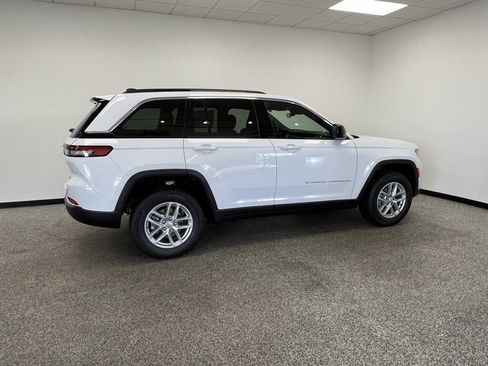 New 2025 Jeep Grand Cherokee Laredo X image 21