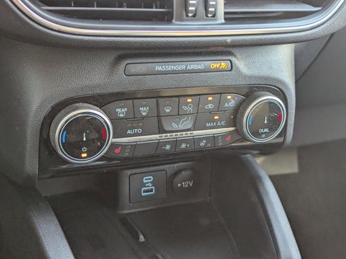 Used 2022 Ford Escape Titanium w/ Titanium Premium Package image 26