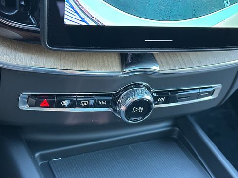 New 2026 Volvo XC60 B5 Core image 18