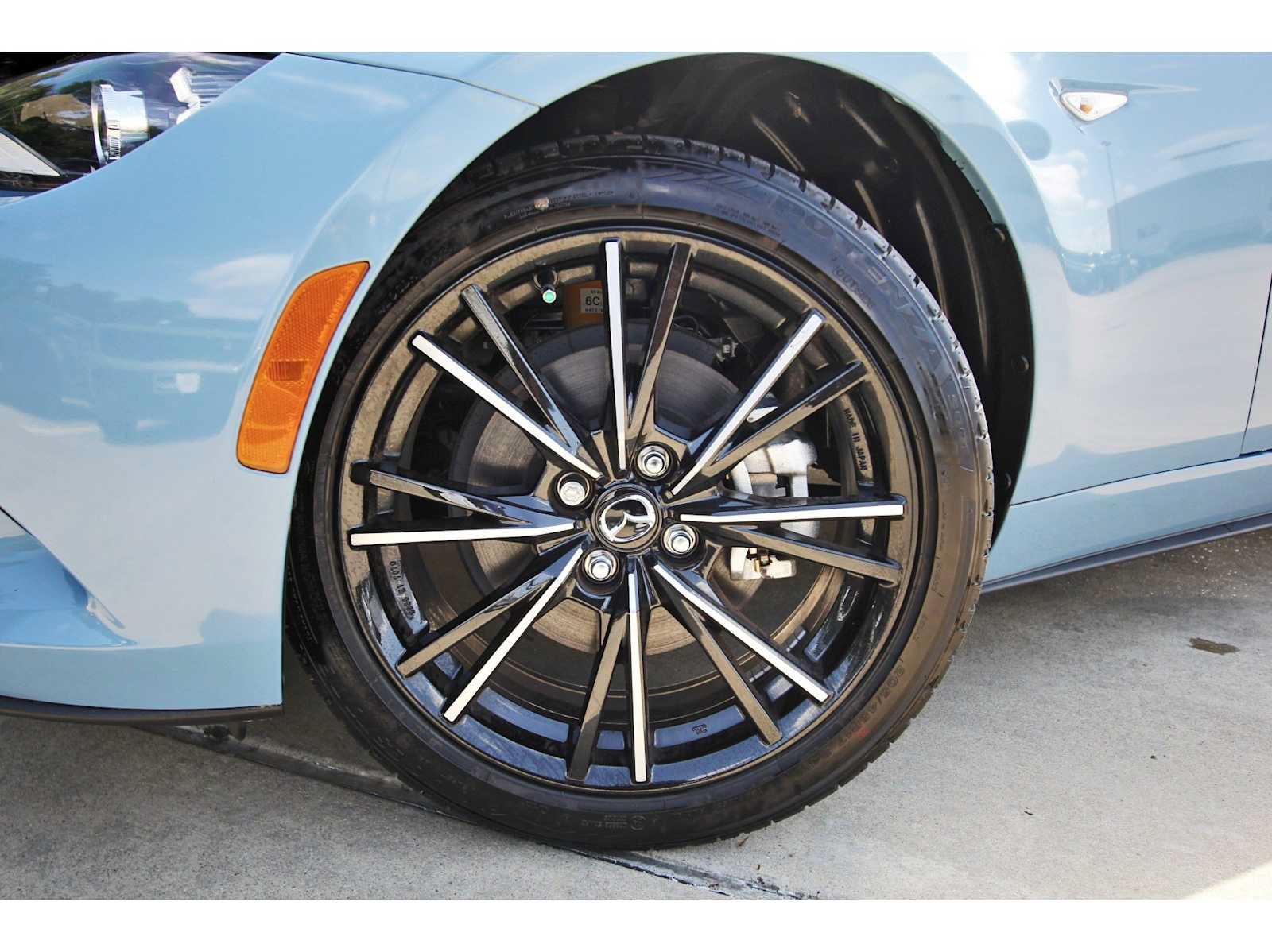 Used 2024 MAZDA MX-5 Miata Grand Touring RWD image 25