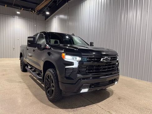 Used 2025 Chevrolet Silverado 1500 RST w/ Z71 Off-Road Package AWD/4WD image 4