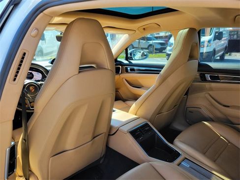 Used 2018 Porsche Panamera 4S image 10