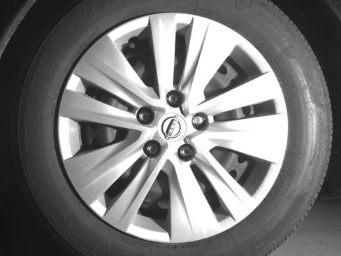 Used 2025 Nissan Sentra S image 12