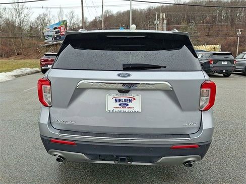 Certified 2022 Ford Explorer Limited w/ Equipment Group 301A image 23