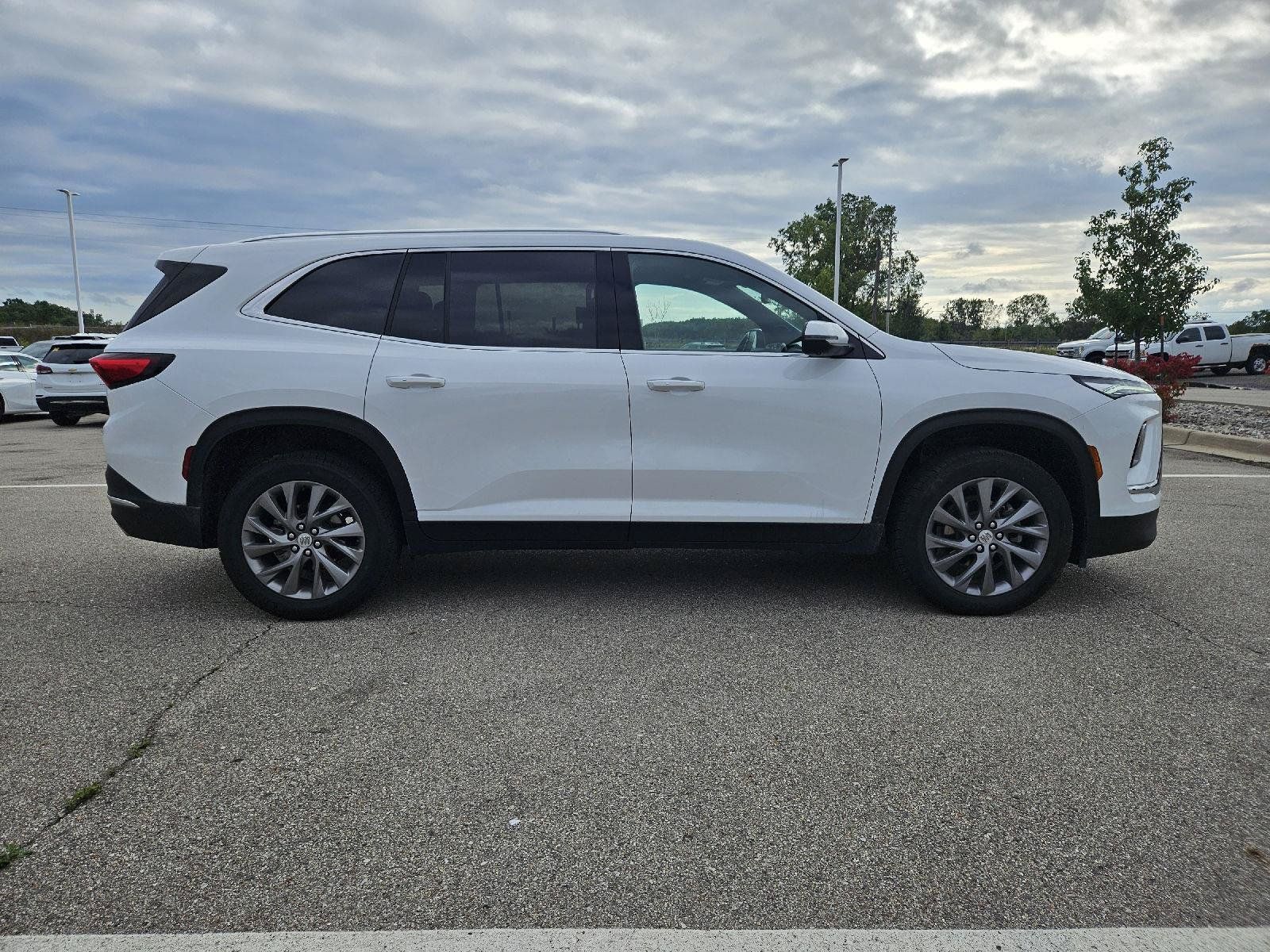 Used 2026 Buick Enclave Preferred AWD/4WD image 8