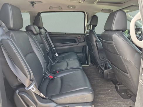 Certified 2024 Honda Odyssey Touring image 18