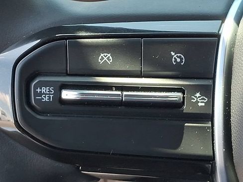 Used 2024 Chevrolet Colorado ZR2 w/ Safety Package AWD/4WD image 21