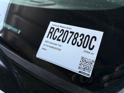 Used 2024 Chevrolet Trax LS w/ LS Convenience Package FWD image 24
