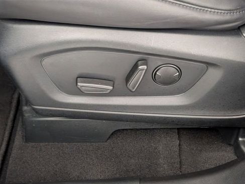 Used 2023 Ford Explorer XLT w/ Equipment Group 202A RWD image 14