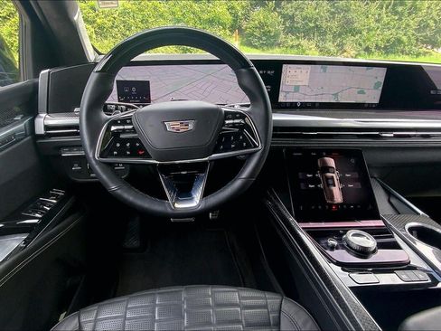 Certified 2025 Cadillac Escalade ESV V w/ LPO, ONYX Package AWD/4WD image 5