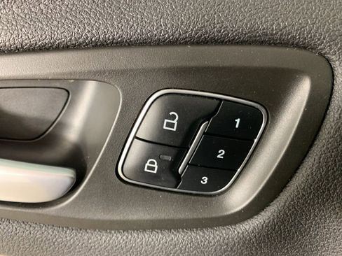 Used 2019 Ford Escape Titanium image 17