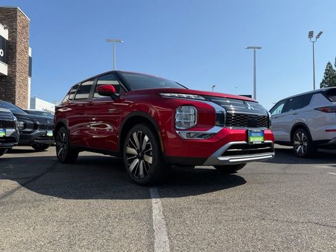 New 2026 Mitsubishi Outlander SE AWD/4WD image 2