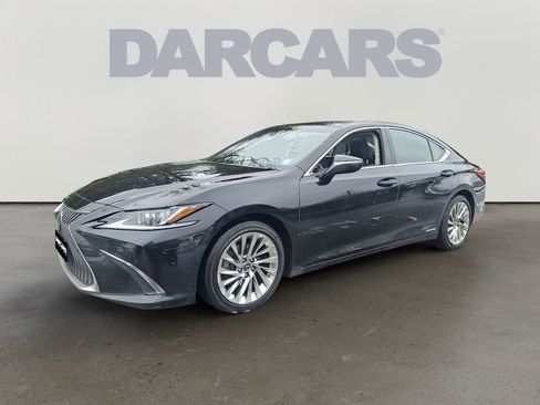 Used 2019 Lexus ES 300h w/ Luxury Package image 3