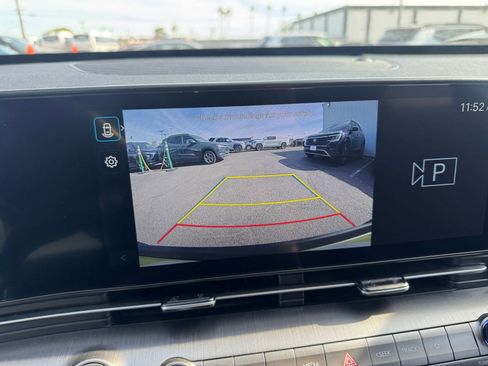 Used 2025 Hyundai Kona SEL image 17