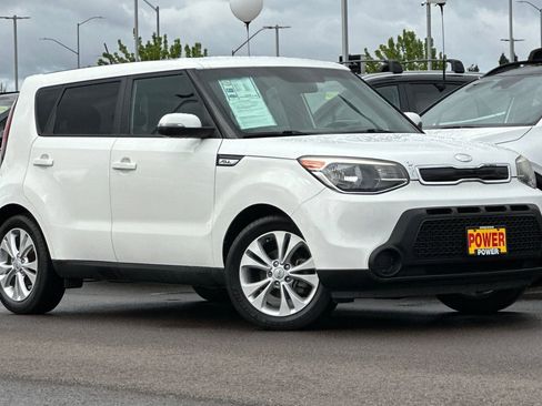Used 2014 Kia Soul + FWD image 2