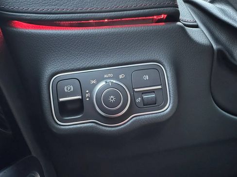 Used 2025 Mercedes-Benz G 550 image 34