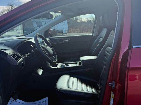 Used 2023 Ford Edge SEL w/ Convenience Package image 9