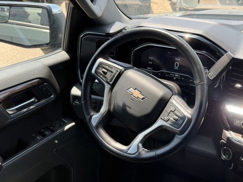 Used 2025 Chevrolet Silverado 1500 LT AWD/4WD image 34