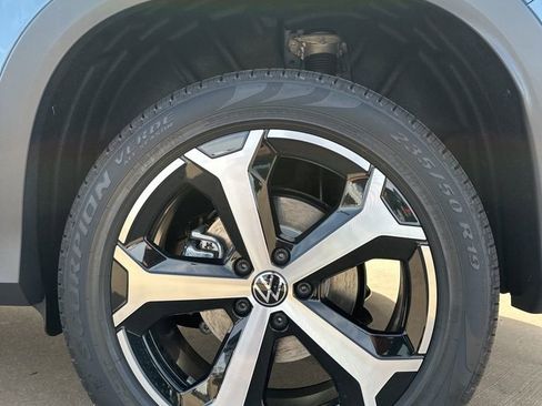 New 2026 Volkswagen Tiguan SE AWD/4WD image 7