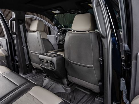 Used 2025 Chevrolet Silverado 2500 ZR2 image 32