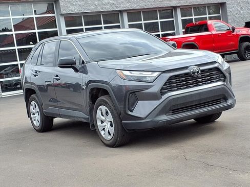 Used 2024 Toyota RAV4 LE image 7