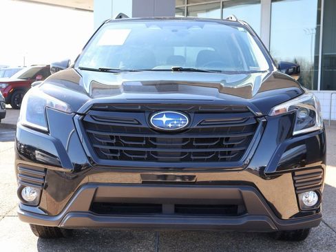 Used 2023 Subaru Forester Premium image 8