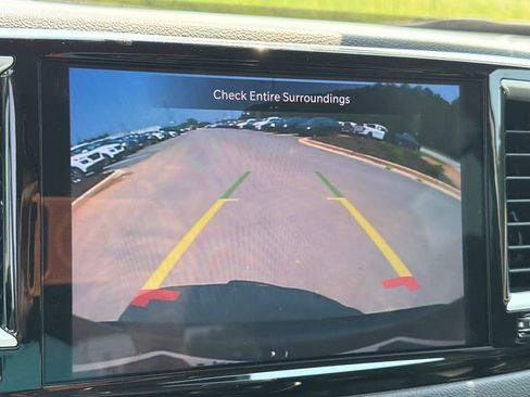 Used 2024 Chrysler Pacifica Touring-L FWD image 27