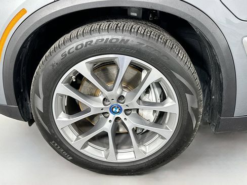 Used 2025 BMW X5 xDrive50e w/ Premium Package image 32