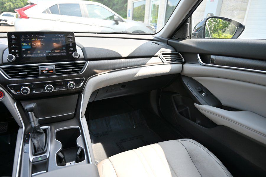Used 2019 Honda Accord EX image 13