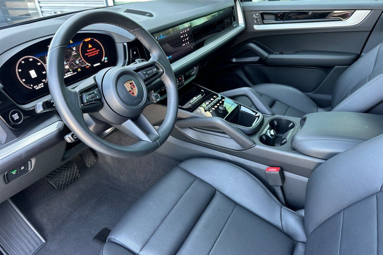 Used 2026 Porsche Cayenne AWD/4WD image 4