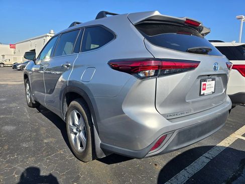 Certified 2022 Toyota Highlander LE AWD/4WD image 5