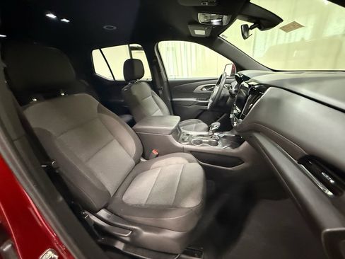 Used 2023 Chevrolet Traverse LT image 27