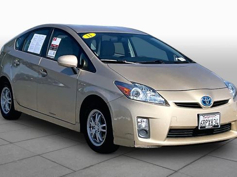 Used 2011 Toyota Prius Three w/ Navigation Pkg FWD image 2