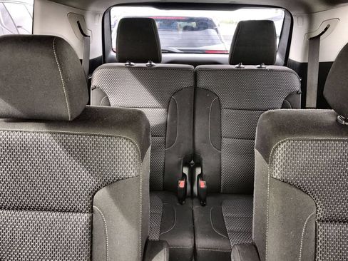 Used 2023 GMC Acadia SLE w/ Driver Convenience Package FWD image 22